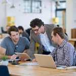 Excelentes sueldos y en dólares: argentinos exportan servicios y ganan u$s6.000 por mes