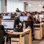 Mercado Libre busca más de 230 empleados en Argentina y paga hasta $464.000: cómo postularse