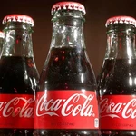Un día como se patentó la formula de la bebida más popular del mundo