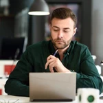 Un día como hoy nació el creador del editor de texto más popular del mundo
