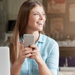 Créditos por WhatsApp, rapiditos y muy fáciles: a qué empresas pedirles plata si tenés la tarjeta a tope