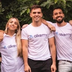 La empresa que te ayuda a conseguir tu primer trabajo en IT fue elegida como "startup del año"