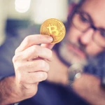 Qué pasa con los bitcoin en un juicio, divorcio o muerte (y por qué no es lo mismo exchange y billetera privada)