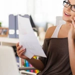 Trabajás desde casa para el exterior y ganás en dólares: qué se pide, dónde anotarse (y cómo lo cobrás)