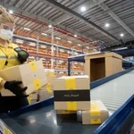 Mercado Libre revela cómo funciona su proceso de empaquetado y cuántos paquetes despacha por día