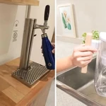 Una familia de emprendedores lanzó una novedosa forma de comercializar agua, sin envases descartables