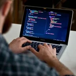 Te entrenan y hacen entrar a Mercado Libre: cómo funcionan los bootcamps que son furor en todo el mundo
