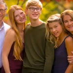 De Bill Gates a Elon Musk: multimillonarios y famosos que se negaron a "malcriar" a sus hijos