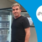 Tomás un producto y pagás con QR sin hacer cola: la cadena que quiere llevar el modelo "Amazon Go" a todo el país