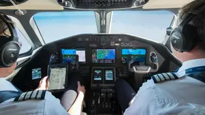 Recorte en el aire: pilotos comerciales tendrán menos días libres y más horas de vuelo