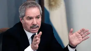 Felipe Solá: "Milei no cree en la democracia"
