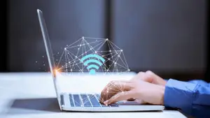 Por qué NO deberías transferir dinero si estás conectado a un Wifi público
