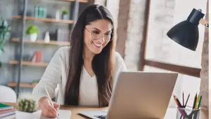 Empresas buscan expertos en ChatGPT: cómo aplicar y cuánto se gana