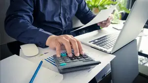 Qué SUELDO cobran un director, un gerente y un jefe en Argentina