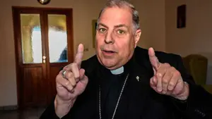 Quién es y qué piensa el mejor amigo del papa León XIV en Argentina