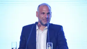 "Será difícil producir celulares": la advertencia de Newsan tras el anuncio del Gobierno