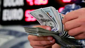 El dólar oficial se acelera y supera los $1.200: qué pasó con el blue y los financieros