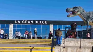 Cuánta plata cuesta alquilar un local en La Gran Dulce, el mega outlet de ropa barata