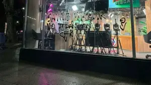Vandalizaron Olga, luego de que dos streamers celebraran la condena de Cristina Kirchner