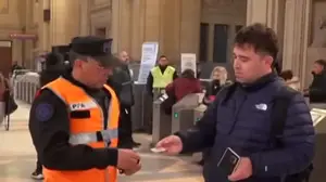 En Constitución, la Policía pide DNI a pasajeros en el marco del operativo por la marcha