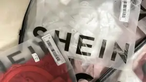 Récord de compras de ropa en el exterior: argentinos gastaron u$s1.500 millones en el año