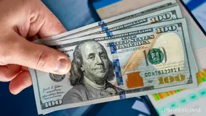 El dólar oficial superó los $1300 y tocó su máximo histórico: qué pasó con los financieros