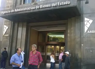 La 'inmobiliaria' de Milei busca u$s32 millones con ventas de predios del Estado