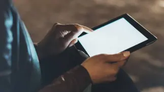 Tablets: qué aplicaciones conviene descargar antes de viajar para ver contenido offline
