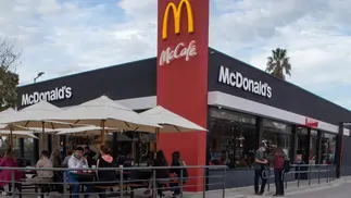 Se cayó en un McDonald's y la indemnizarán con 60 millones de pesos
