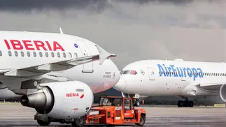 Por temor a un conflicto militar con EE.UU., las aerolíneas suspenden vuelos a Venezuela