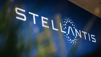 Stellantis lanza una red de concesionarios para fortalecer su 'fase eléctrica'