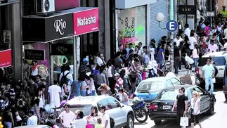 Once calle por calle: dónde comprar ropa, telas, bijouterie y más en el barrio comercial