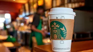 El 'efecto Starbucks': la guerra donde perdió el algoritmo y ganó la 'humanología'