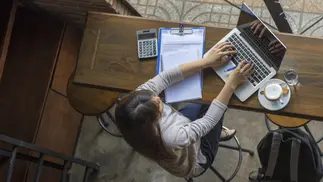VIDEO | Cómo elegir un buen curso sobre Inteligencia Artificial para ganar un mejor sueldo