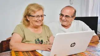 PAMI brinda talleres y cursos gratuitos a jubilados: cómo anotarse
