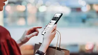 Ganar puntos sin usar la tarjeta: la nueva estrategia de las billeteras digitales