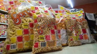 Cierra una fábrica de snacks y rematan marca, planta, máquinas y hasta una camioneta
