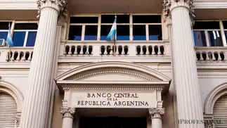 Funcionarios del Banco Central investigados por maniobras cambiarias en el cepo K