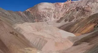 Qué son los glaciares de escombros y el debate del que dependen inversiones millonarias