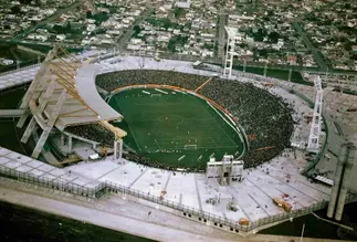 Polémica con el mítico estadio que controlan brasileños: allanamientos y cero obras