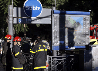 Se incendiaron dos vagones del subterráneo en la lí­nea E