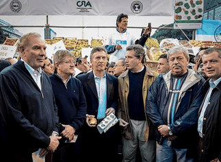 Mauricio Macri en campaña, participó de la protesta del campo en el Obelisco