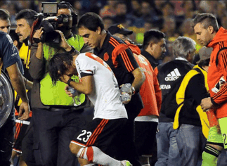 ¿Continuará?: qué es el gas pimienta, cuál fue la actitud de Daniel Angelici y lo que dice el reglamento de la Conmebol
