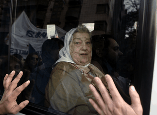 El pedido de detención de Hebe Bonafini pone en pie de alerta al kirchnerismo y condiciona a la Justicia
