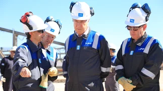 Por primera vez a cargo de YPF, Nielsen recorrió los yacimientos de Vaca Muerta