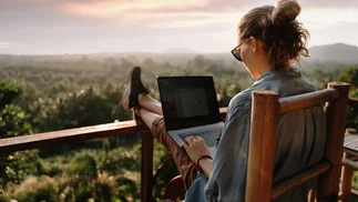 Nómades digitales: qué son y cómo trabaja el nuevo talento