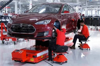 Tesla busca empleado en Argentina: sueldo en dólares y homeoffice