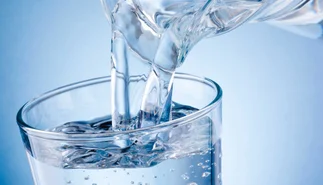 Por qué no se fabrica agua si se conoce la fórmula molecular