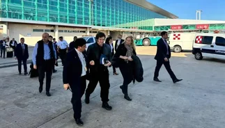 Por qué Javier Milei no ahorra dinero, aunque viaja en vuelos comerciales
