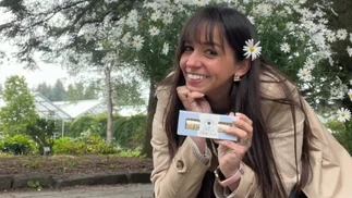 Dejó Argentina y con 500 euros creó una marca de alfajores furor en Islandia